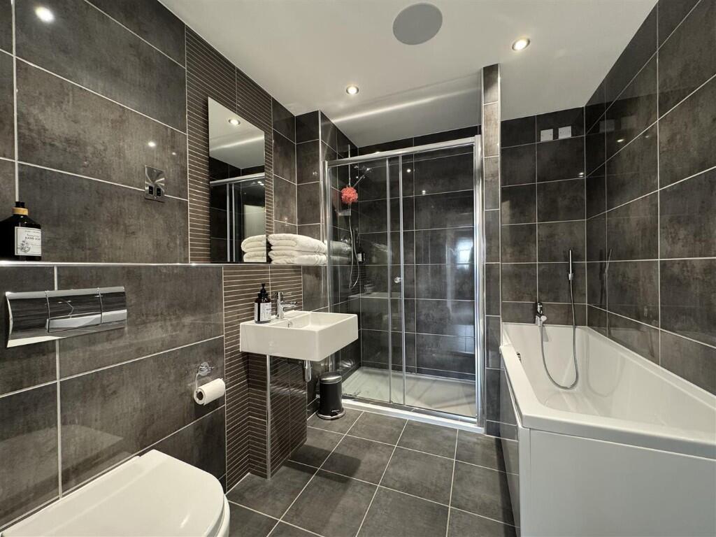 Ensuite