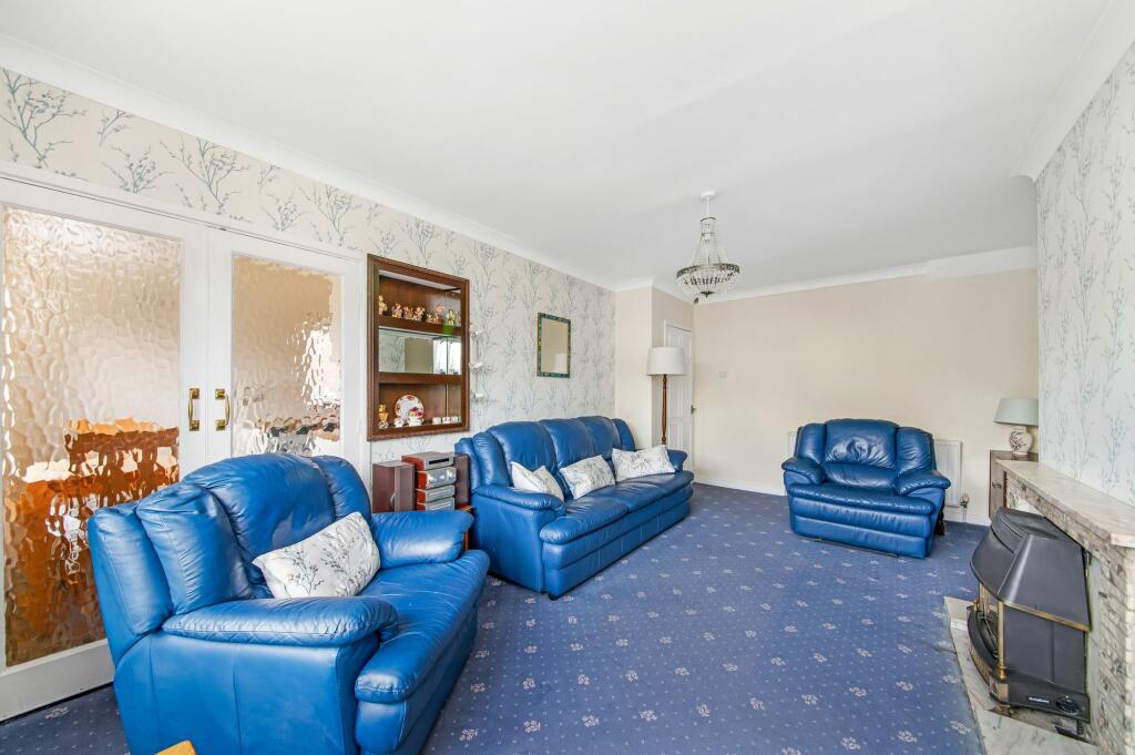 OPEN PLAN LIVING-DINING ROOM