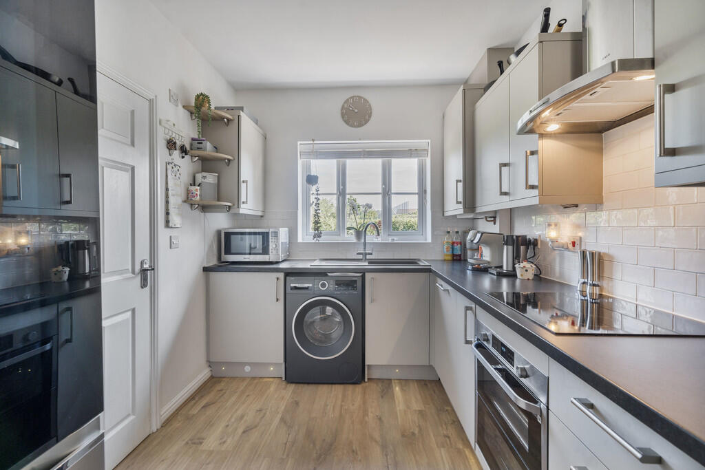 1296998-27-682c4c...