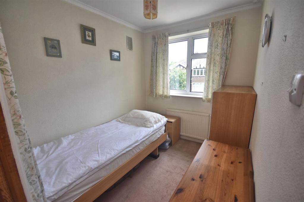 Bed 3.jpg