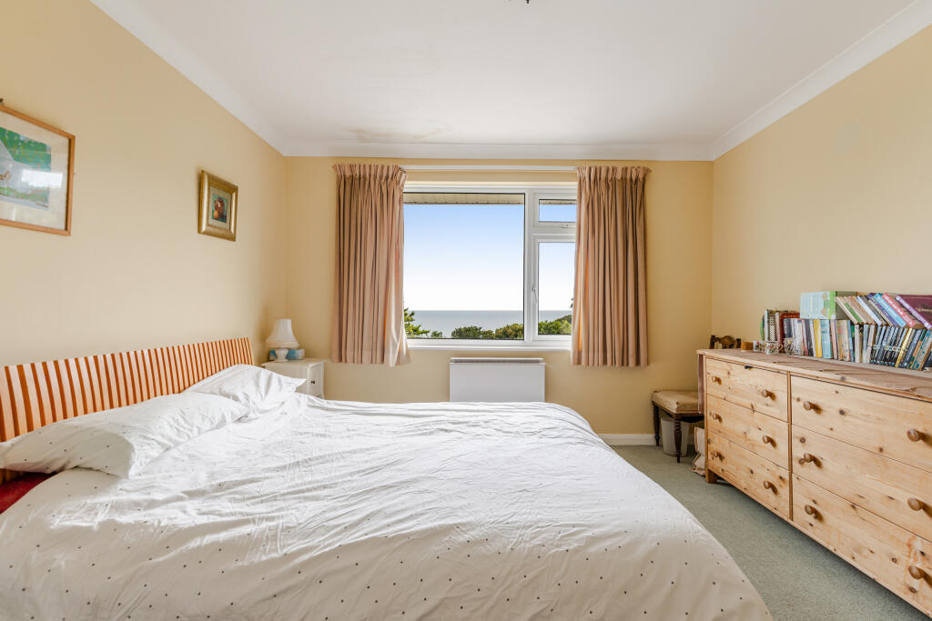 13 Main Bedroom 6 Stoke House Gardens Stoke Flemin