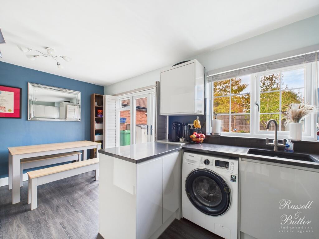 CAM01995G0-PR0379-STILL013