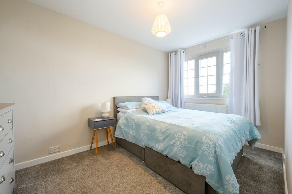 Plumtree Cottage-...