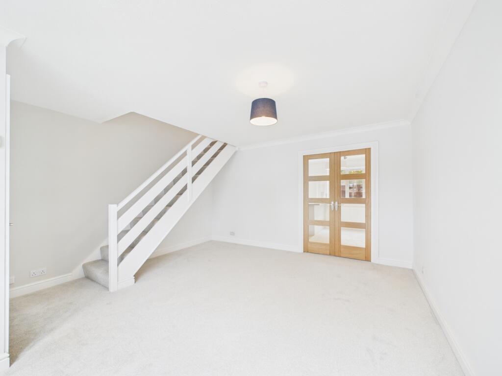 CAM02023G0-PR0184-STILL002