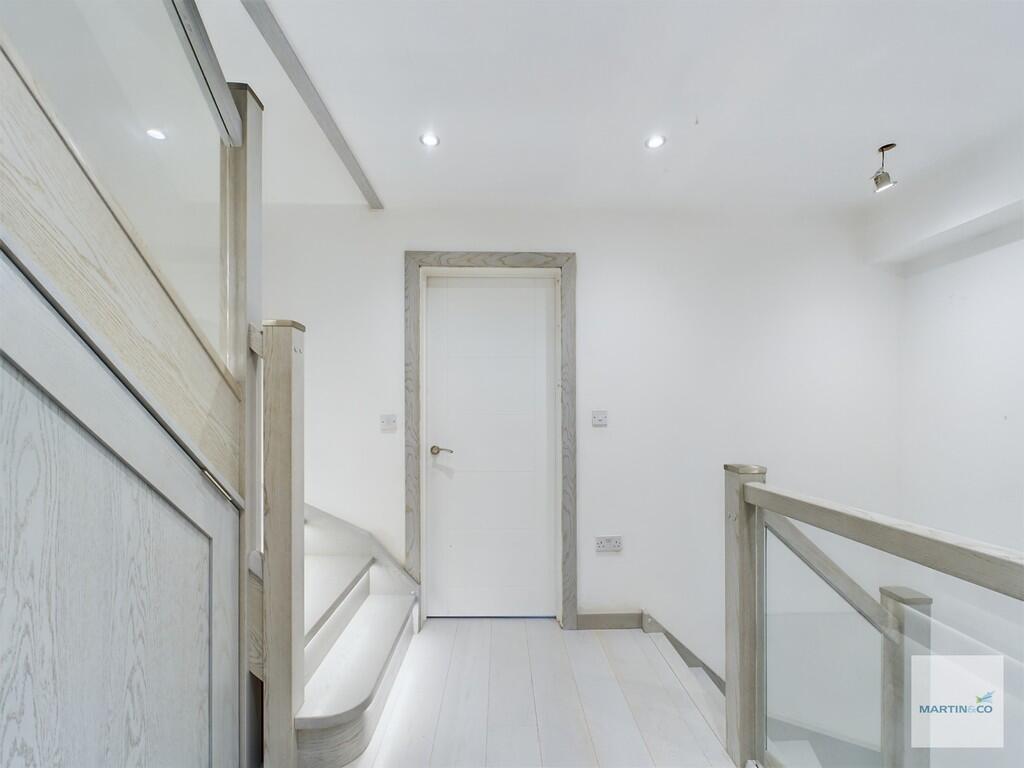 CAM03394G0-PR0246...