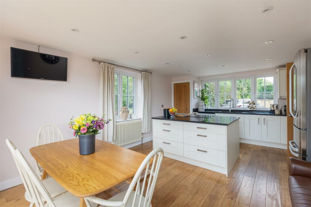 Pickering Hill Kitchen Dining Room-4.jpg