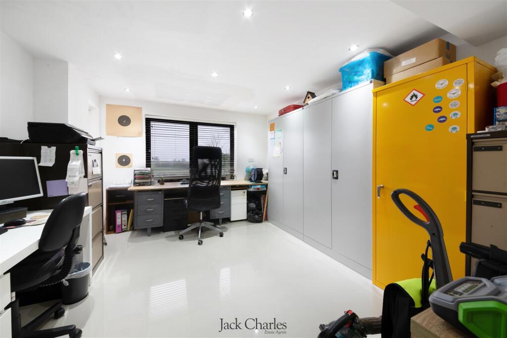 21 Greenacres-19.JPG