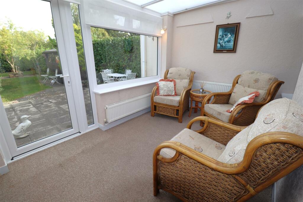 Sun Room (1).JPG