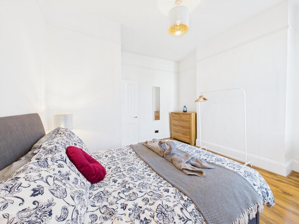 CAM03974G0-PR0120...