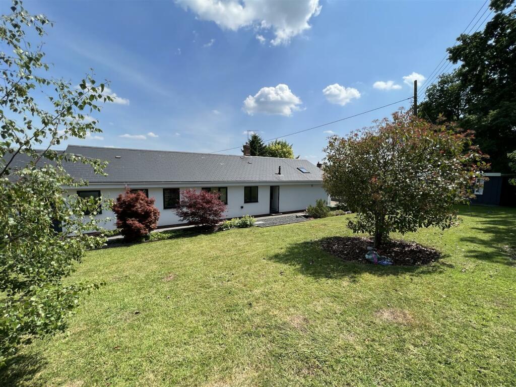 sunnyside back garden Paint.jpg