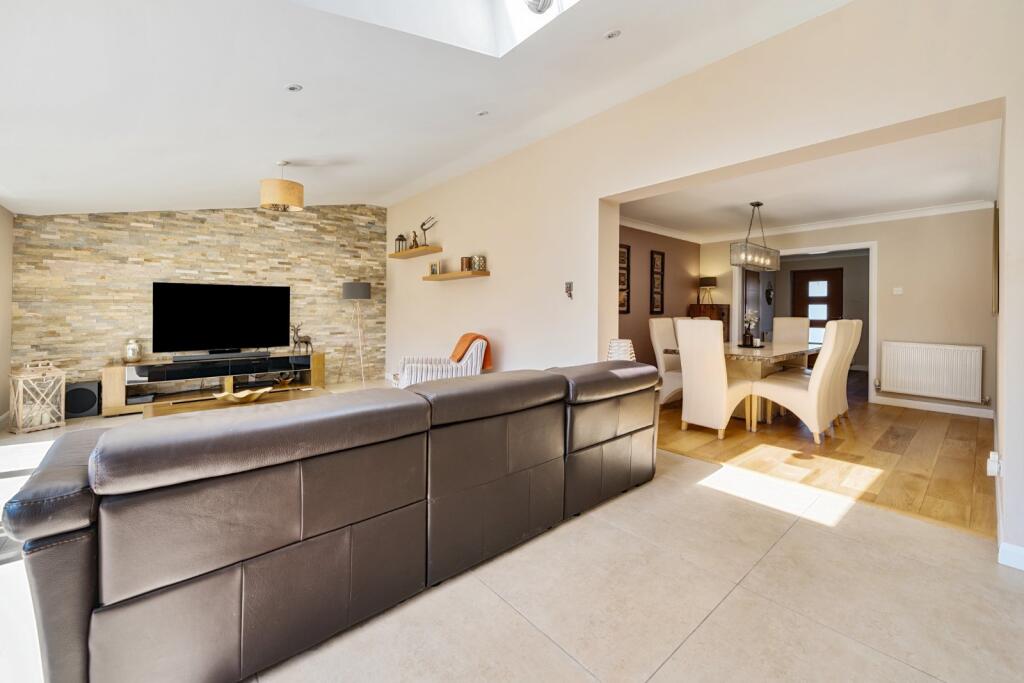 Living/Dining Area