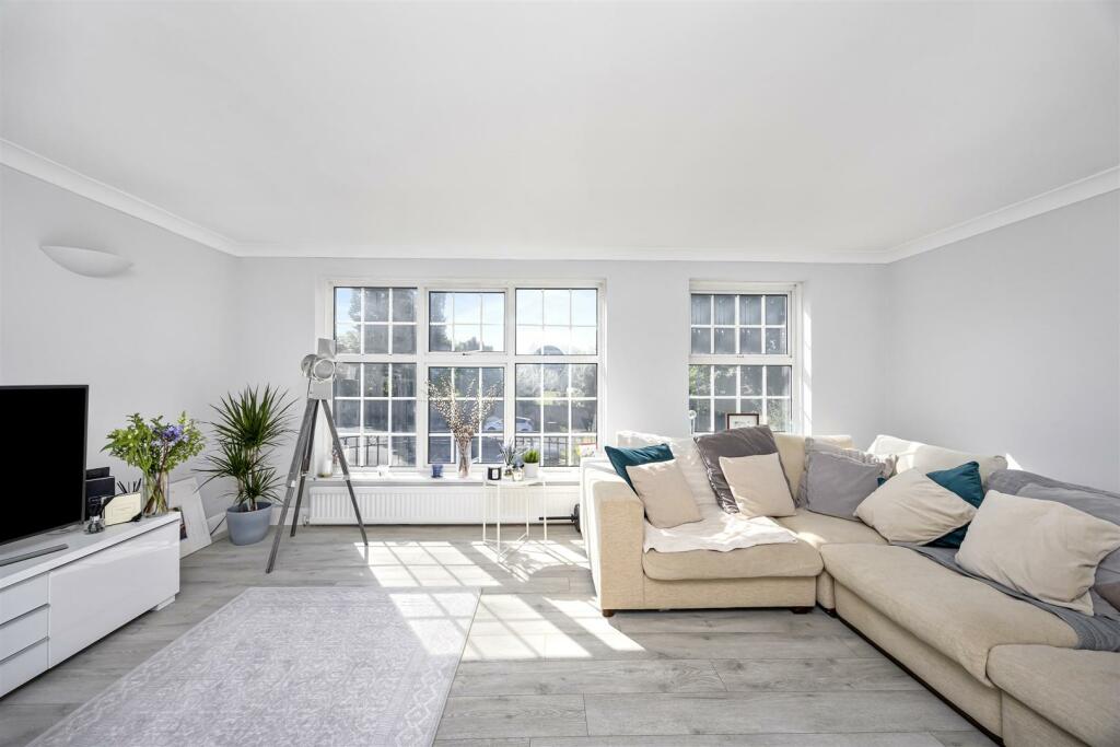 The Upper Drive 65, flat 4-012.JPG