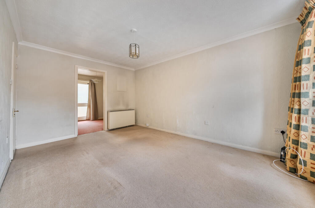 1334299-4-6894ba8...