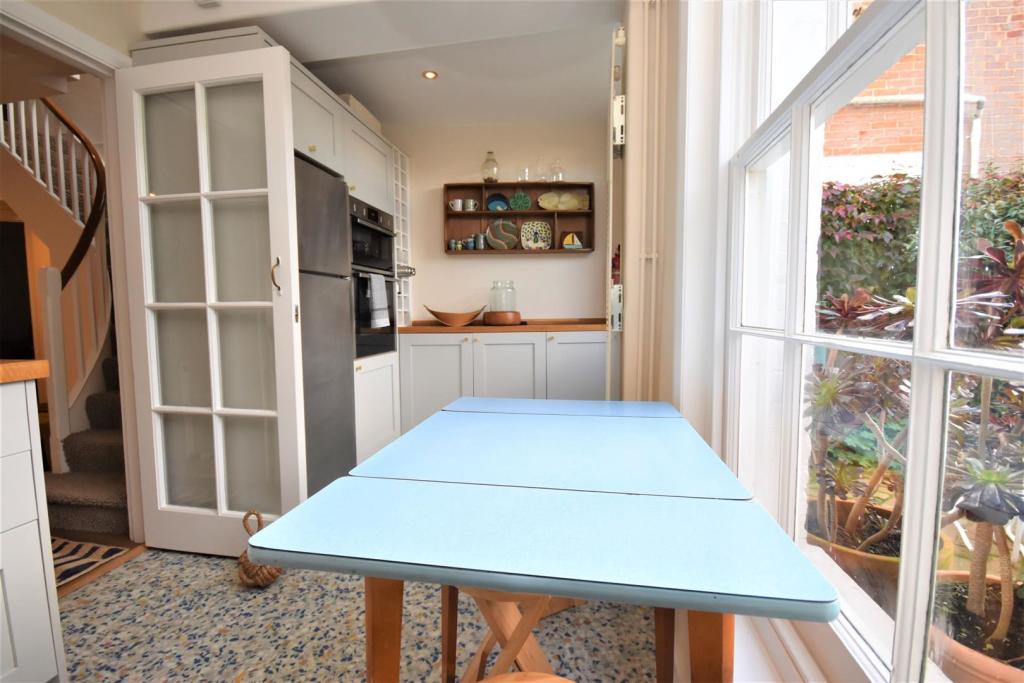 Kitchen..JPG