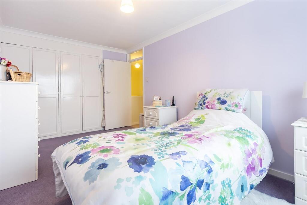 17 Highfield Green  (17).jpg