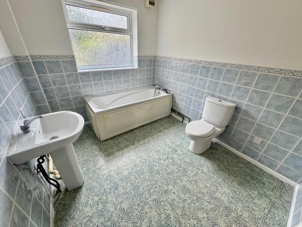 En-Suite Bathroom
