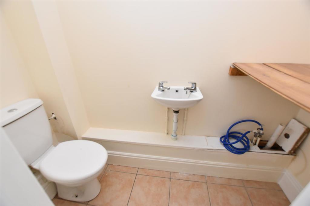 Ground Floor WC.JPG