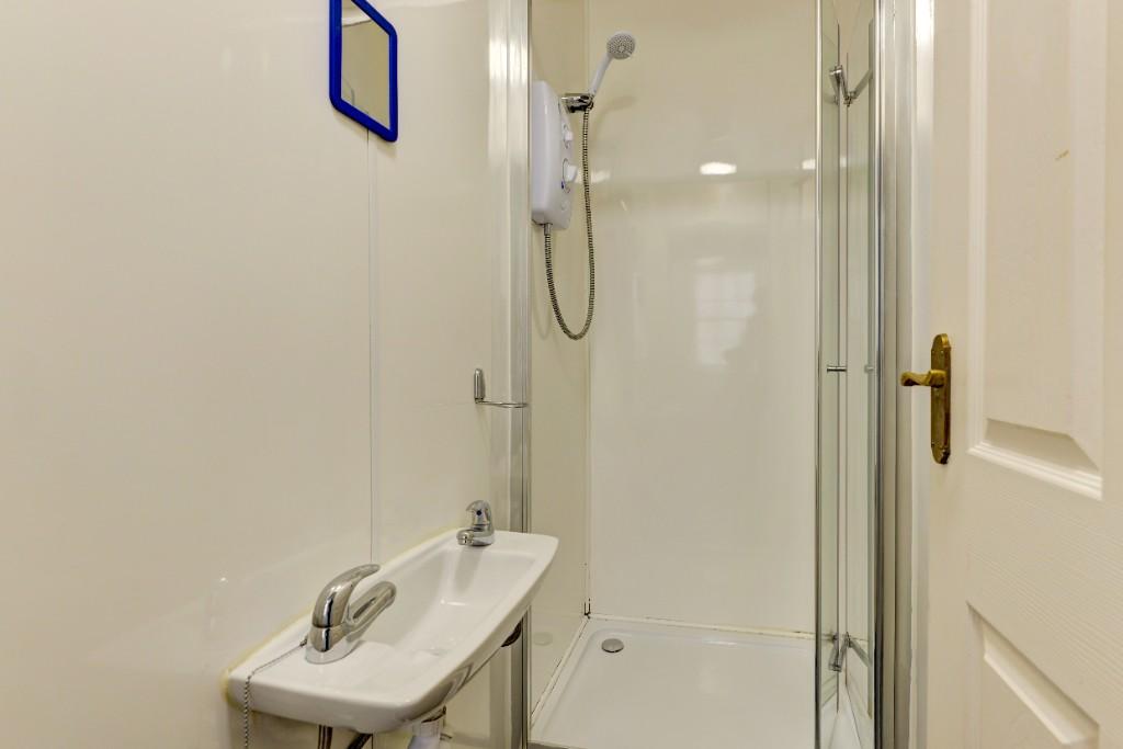 Shower Room  FFF