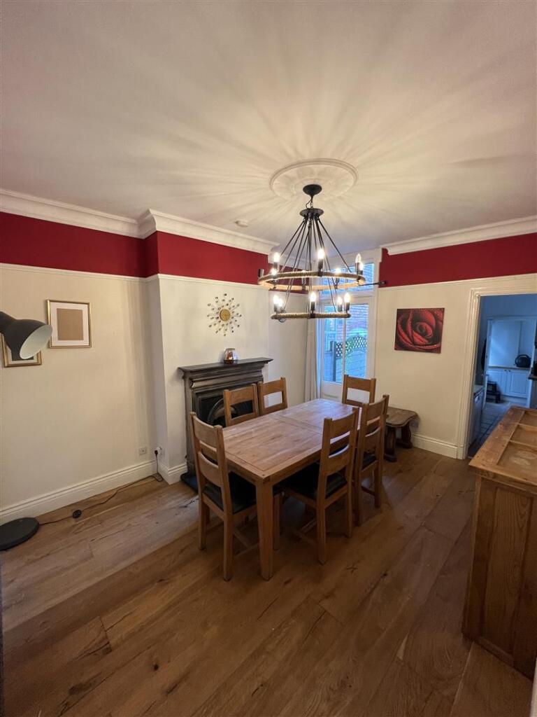 Dining room .jpg