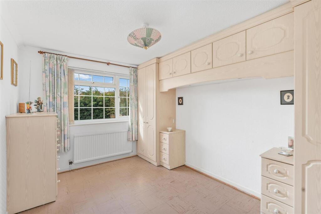 37 Sycamore Drive, Banbury-10.jpg