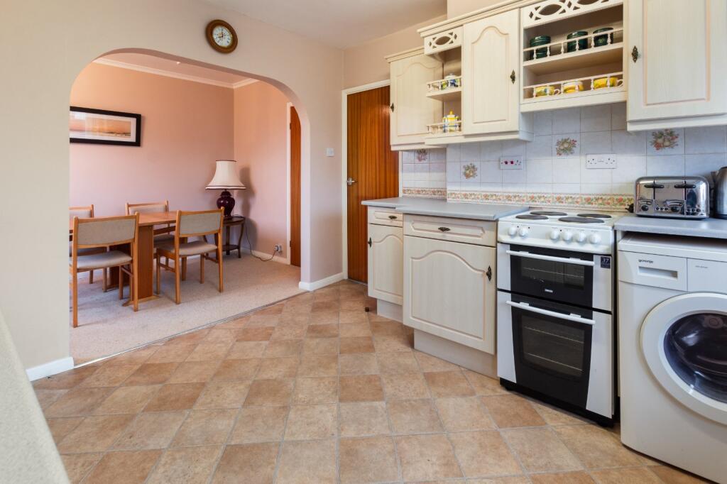 Kitchen/Dining