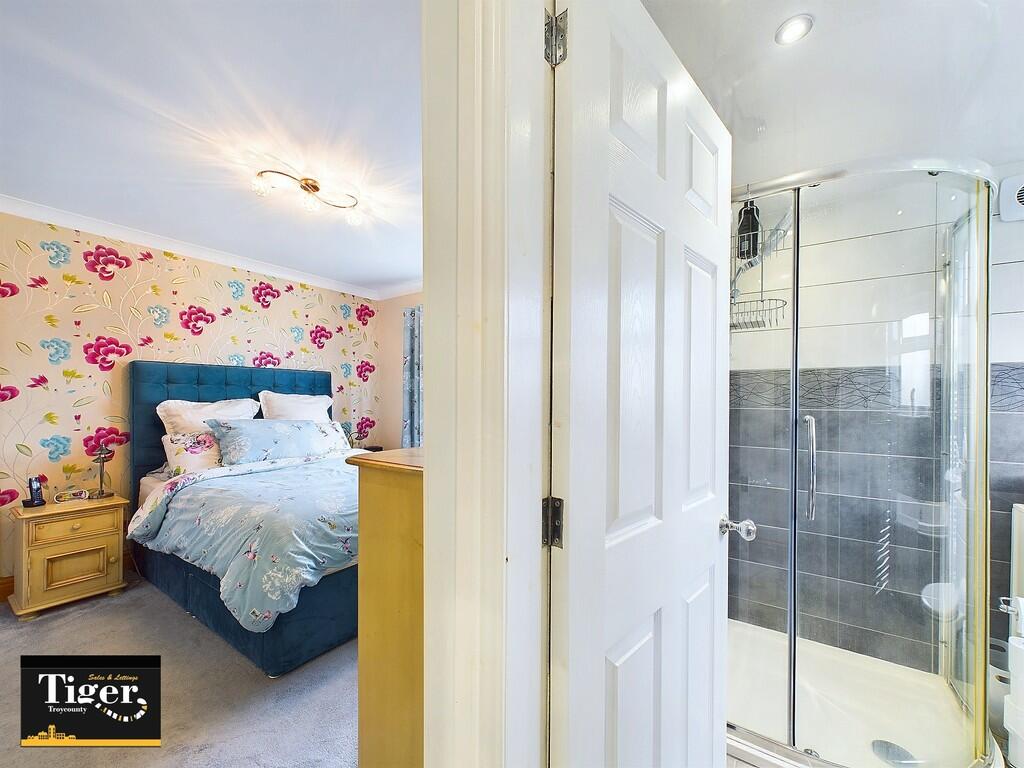 CAM02176G0-PR0427...