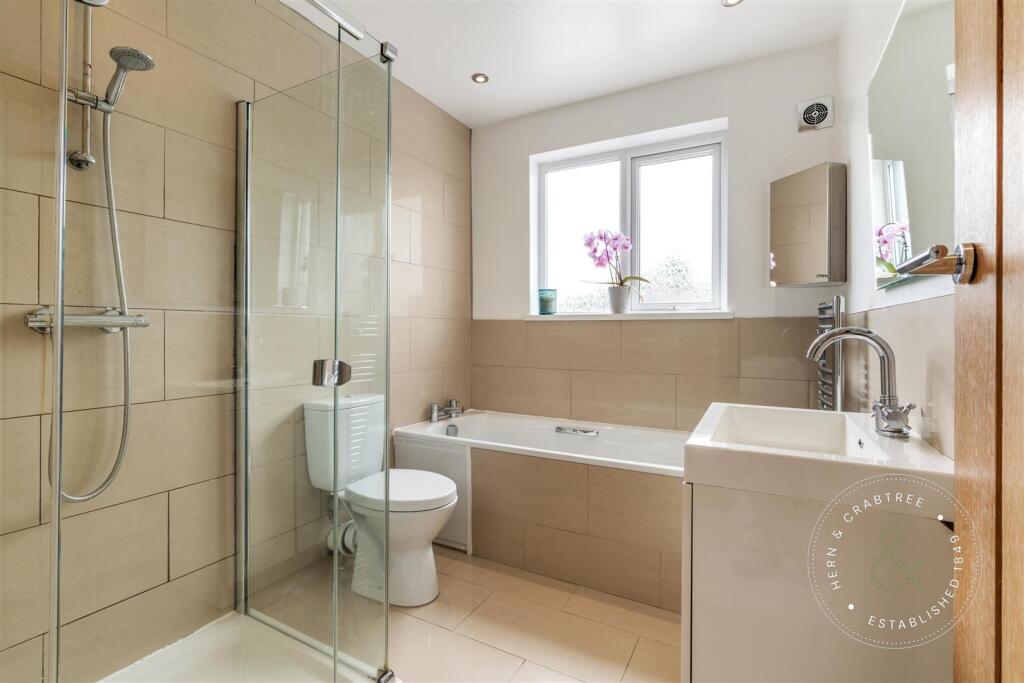 St Asaph Close, HernCrabtree (24).jpg