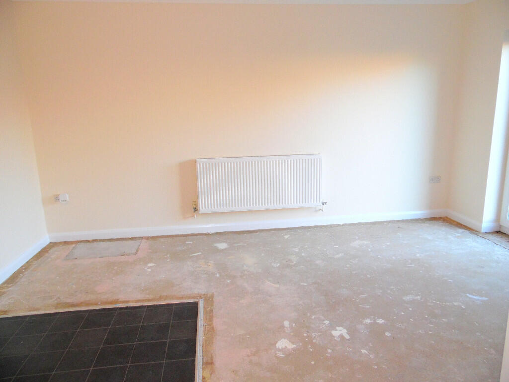 LOUNGE/KITCHEN