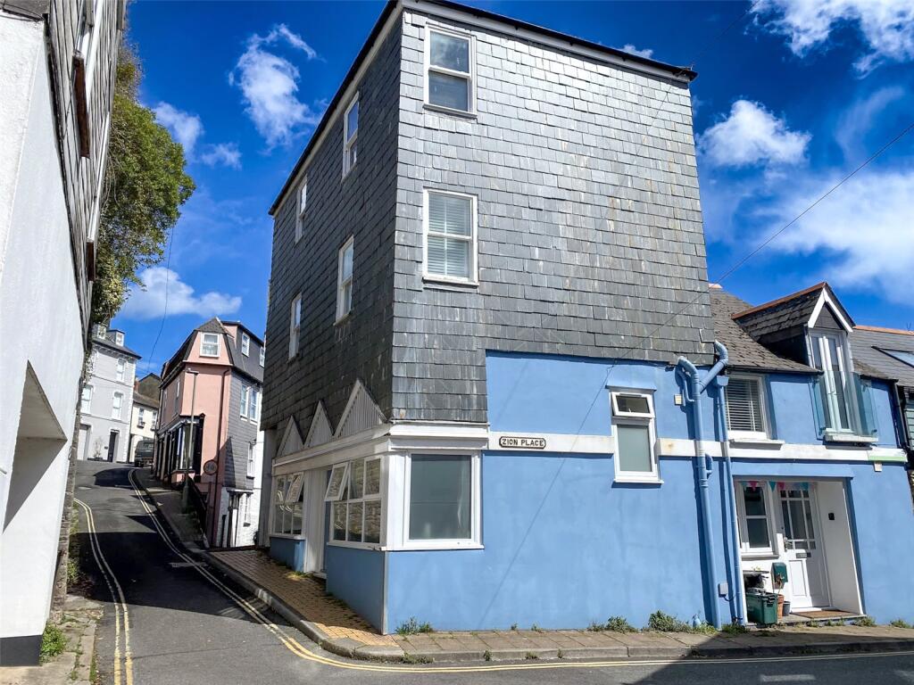 Flat 2 3 Broadstone