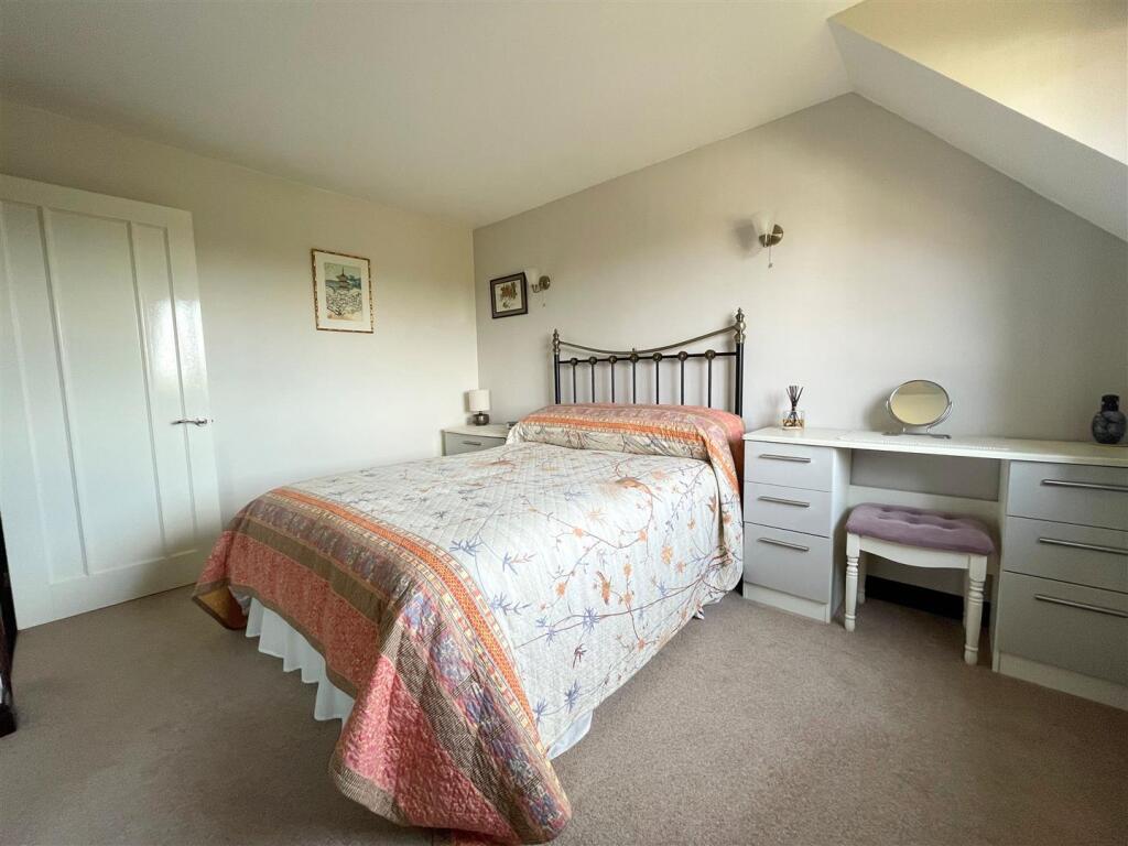 Bedroom 2.jpg