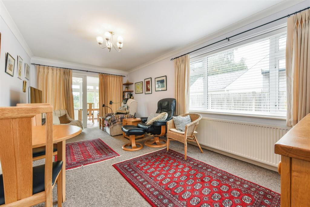 Sitting/Dining Room