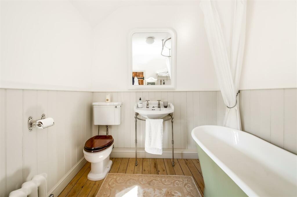 HOUSE BATHROOM