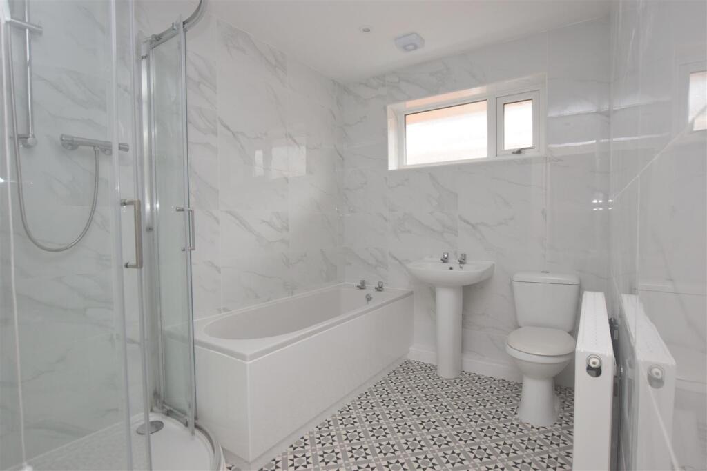 Bathroom.JPG