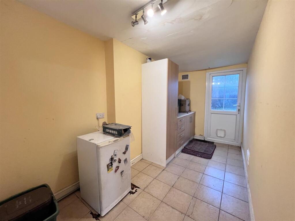 Store/Side Access