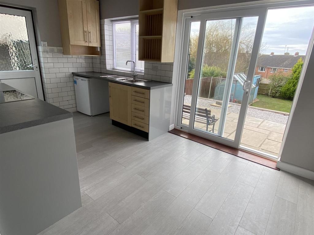 Dining kitchen