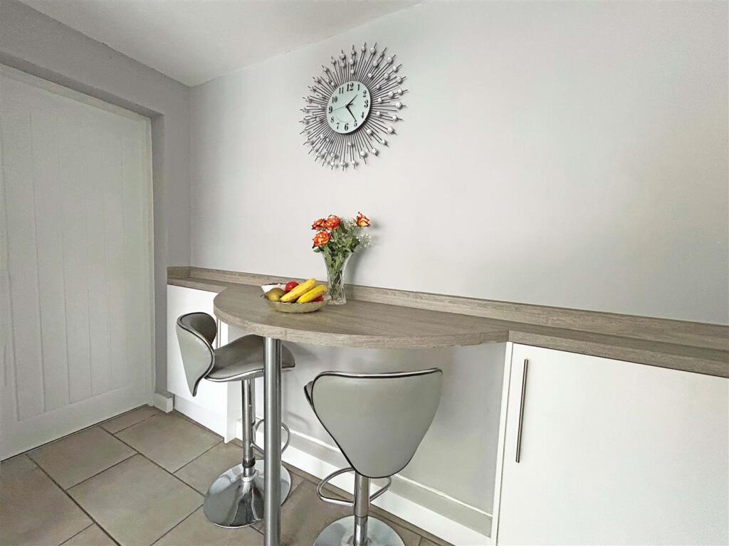 FIRTH DRIVE 43 KITCHEN 1A.jpg