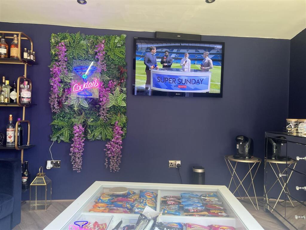 Garden Room (with WC)