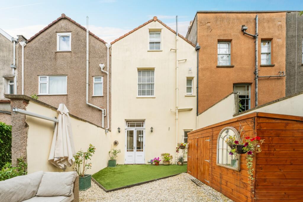 Garden rear aspect