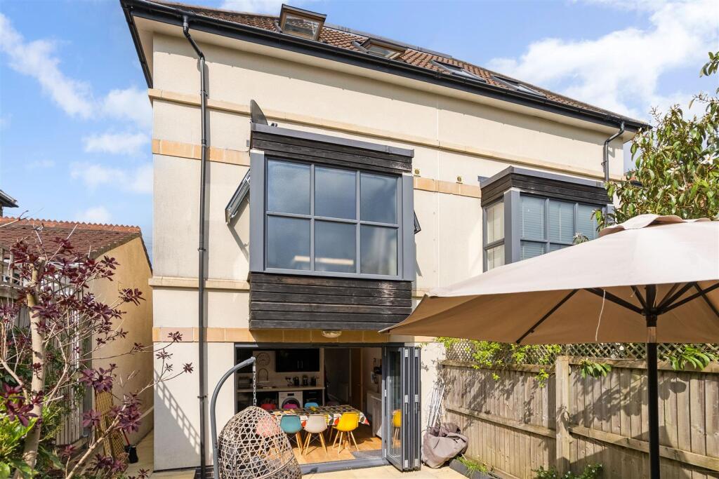 Holmes Grove, Henleaze Rear of Property.jpg