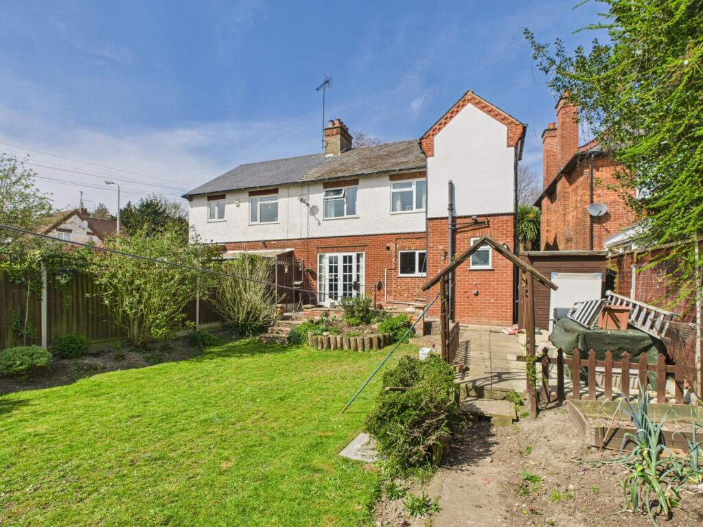 CAM04671G0-PR0040-STILL029