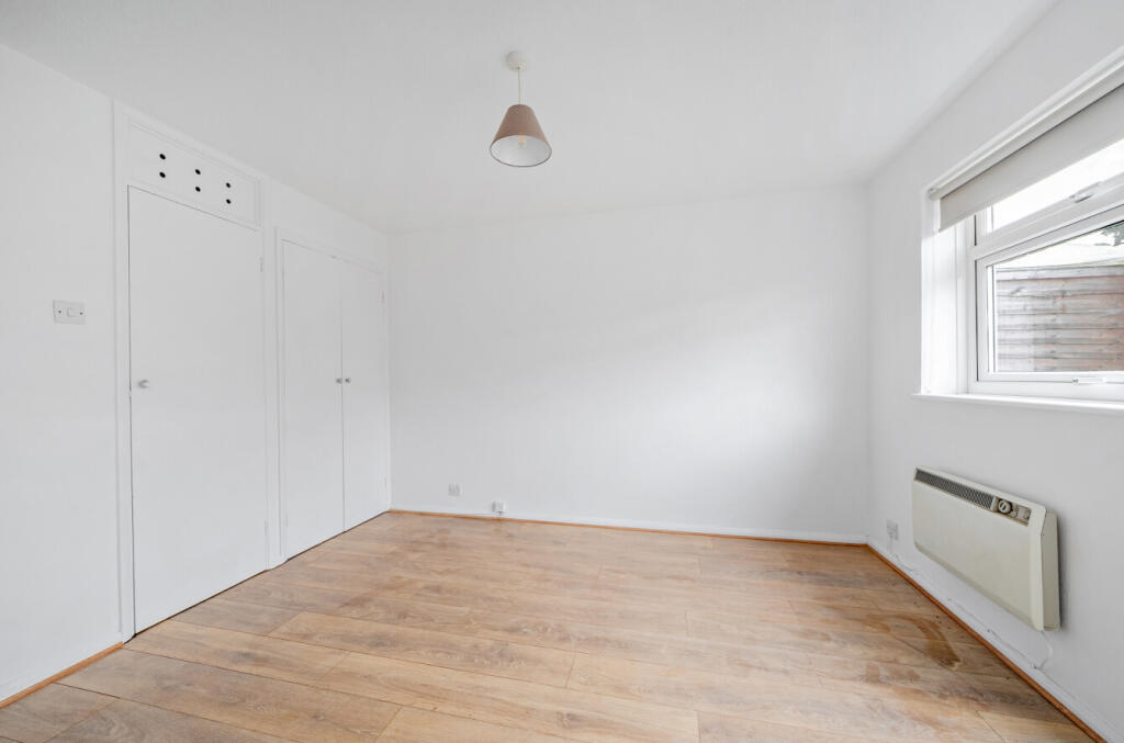 1372607-11-68fa20...