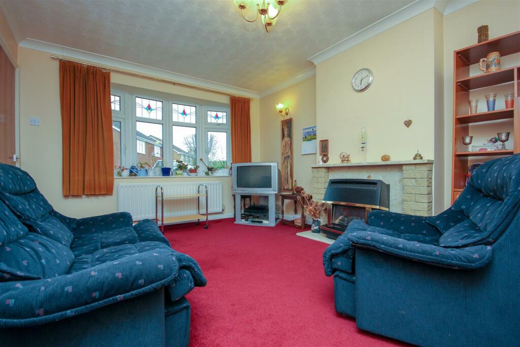 Lounge1.jpg