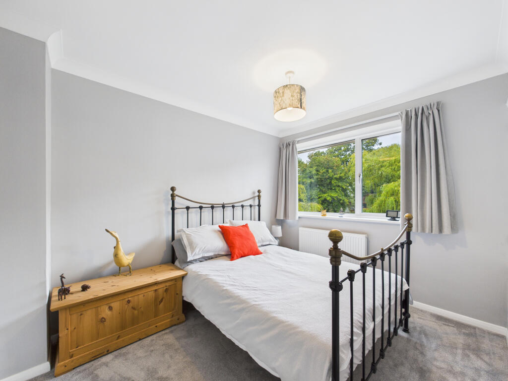 CAM01354G0-PR0587-STILL012