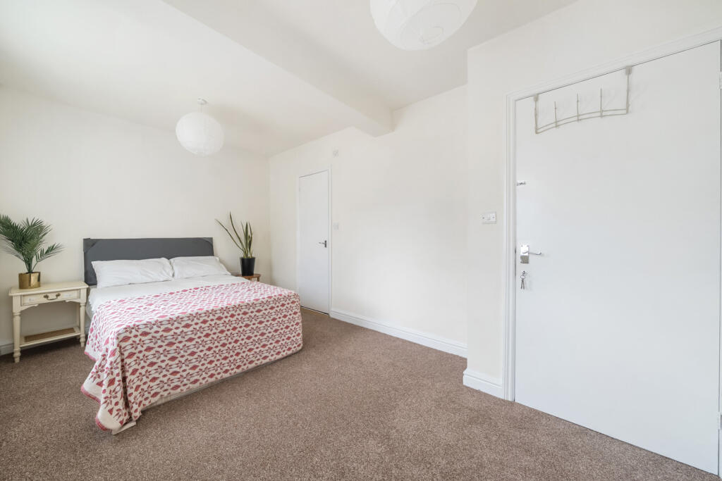 1325066-4-6879012...