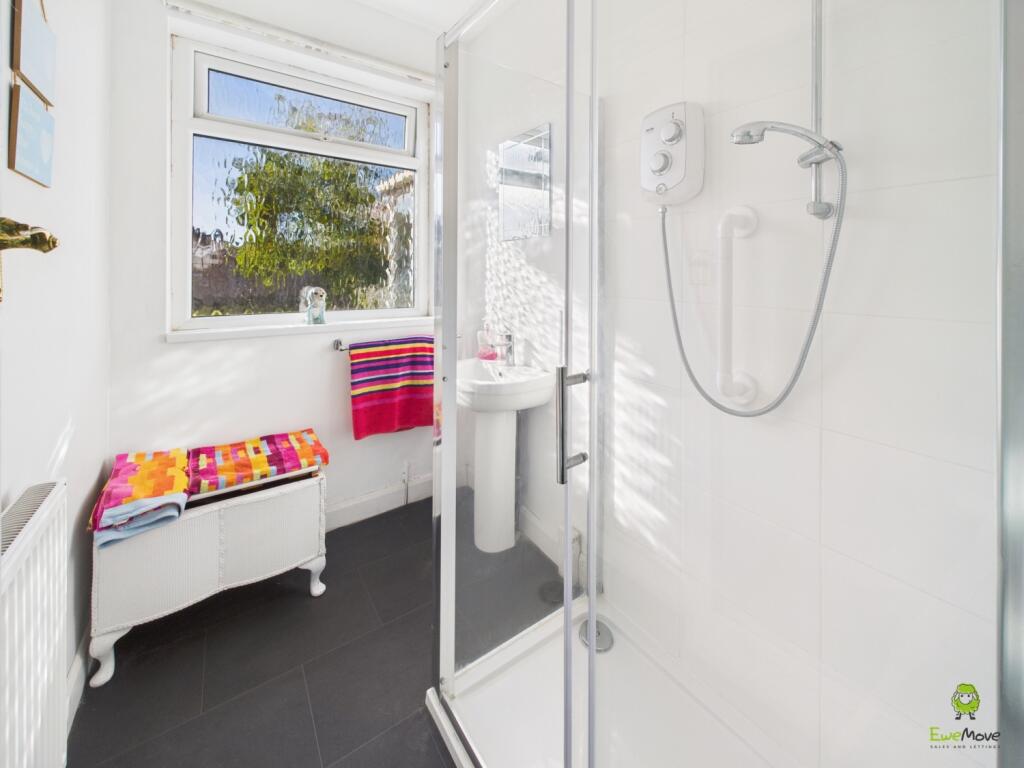 Presented by Clinton at EweMove Bexleyheath and Da