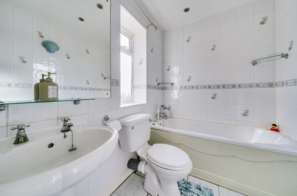 1381290-12-691b2e...