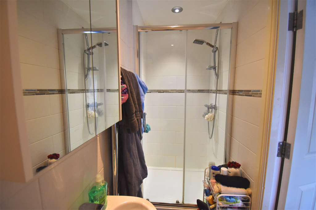 En suite Shower Room