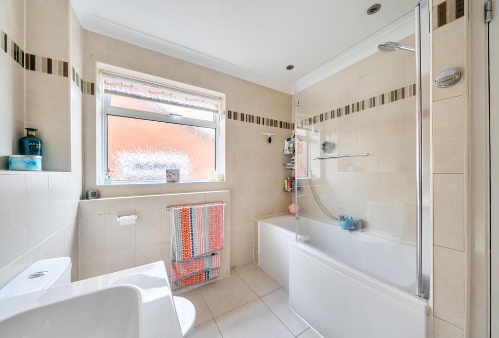 1382638-16-691c7b...