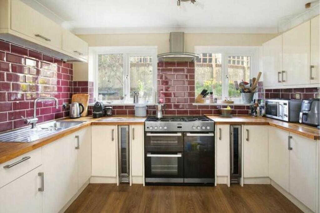 Kitchen/Breakfast