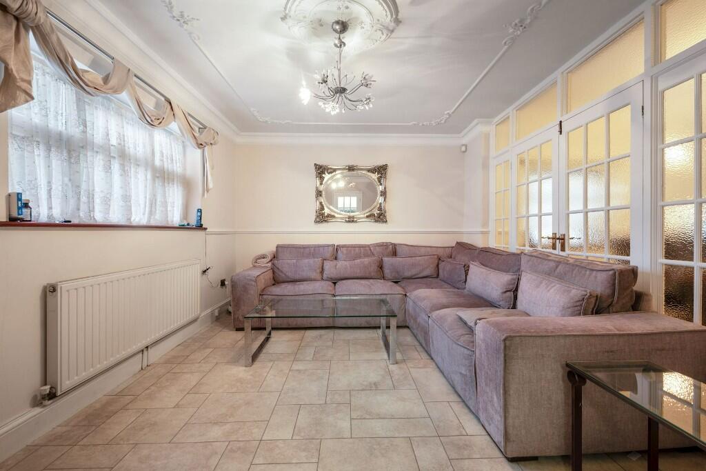 Reception room 